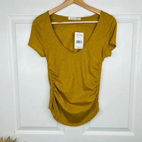 We the Free People Scoop Neck Ruched Side T-Shirt Size S Casual in Lush Lime - Picture 2 of 10